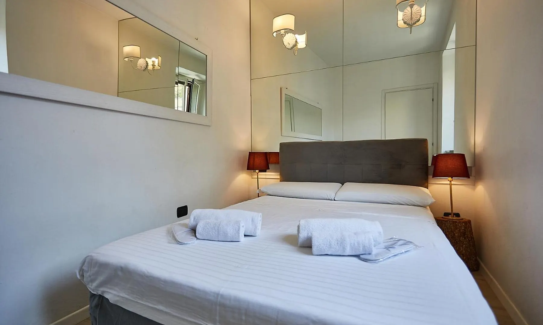 Elegant Stay In Moscova Milano Centro Apartment